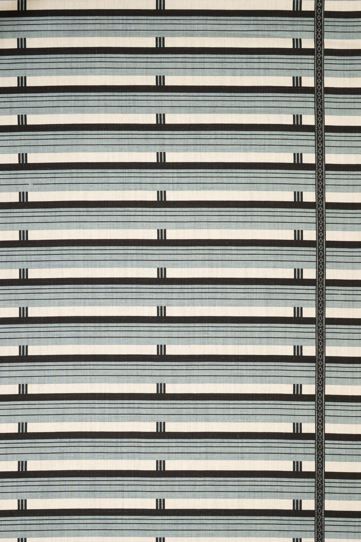 4-heavenly blue_SHUTTER STRIPE