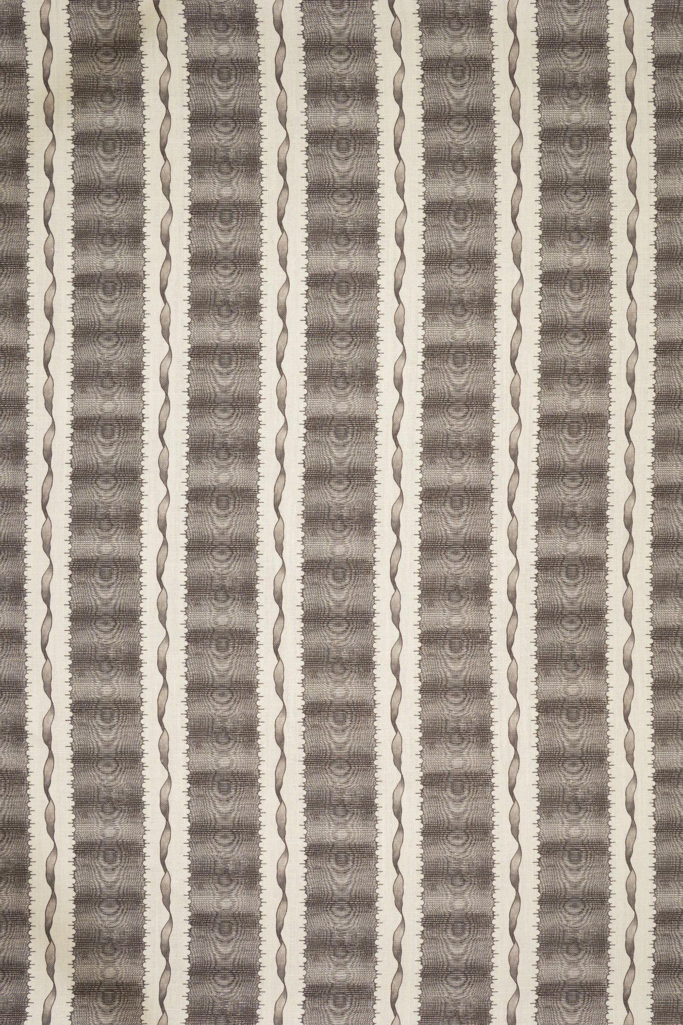 6-THATCHED ROOF TAUPE_TWIST & SHOUT